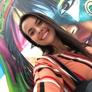 Meet your Posher, Estefany